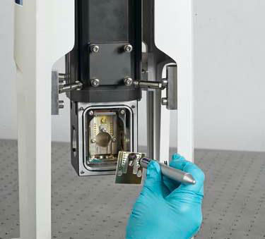 OptistatDry BLV Cryofree® - Unique Sample Exchange and Alignment